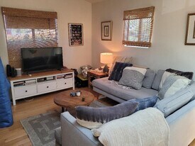 1004 Electric Ave, Unit 1004 in Venice, CA - Building Photo