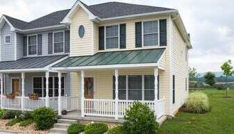 1463 Founders Way in Harrisonburg, VA - Building Photo