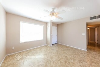 2332 W Hartford Ave in Phoenix, AZ - Foto de edificio - Building Photo