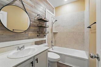 5411 Montrose Dr in Heartland, TX - Building Photo - Building Photo