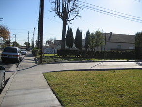 Hidden Valley Apartments in Fullerton, CA - Building Photo - Building Photo