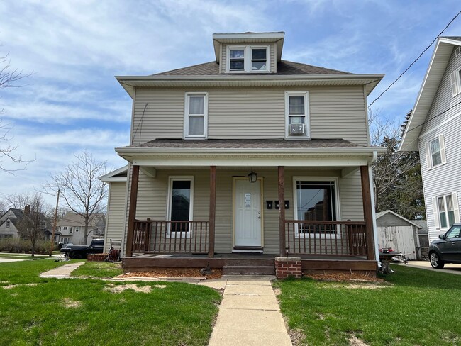 property at 103 7th Ave NW