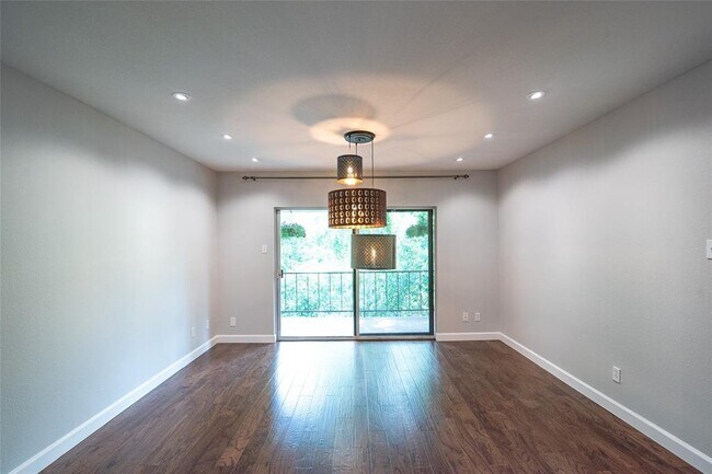 2238 S Piney Point Rd photo'