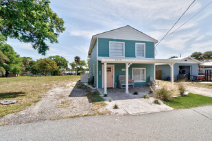 4055 Palm Ave in Sebastian, FL - Foto de edificio - Building Photo