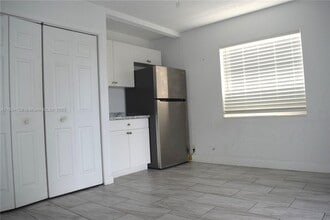 5850 Sheridan St in Hollywood, FL - Building Photo - Building Photo