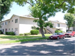 12562 Shelley Dr in Garden Grove, CA - Foto de edificio - Building Photo