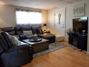 185 Linwood Ave, Unit 2 in Melrose, MA - Building Photo - Building Photo