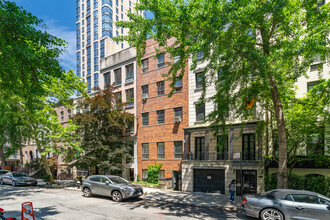 421 E 50th St in New York, NY - Building Photo - Building Photo