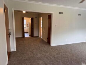 405 W Columbia Ave in Davenport, IA - Foto de edificio - Building Photo