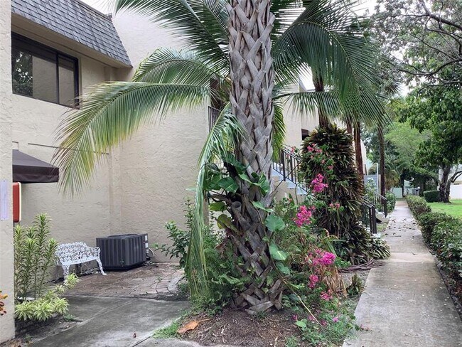 65 Deer Creek Rd in Deerfield Beach, FL - Building Photo - Building Photo
