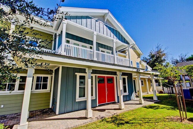 property at 925 S Ash Ave
