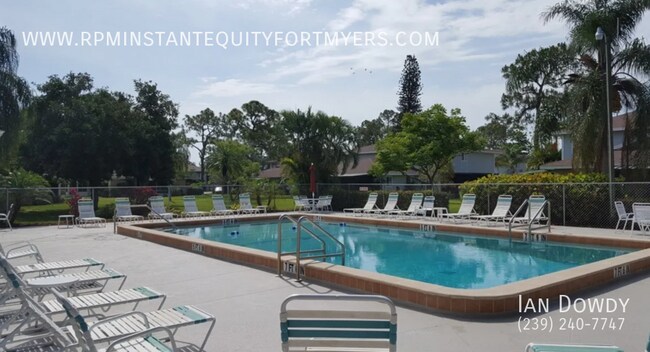 3260 Royal Canadian Trace in Ft. Myers, FL - Building Photo - Building Photo