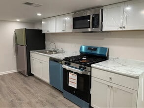 2155 N Mobile Ave in Chicago, IL - Building Photo - Building Photo