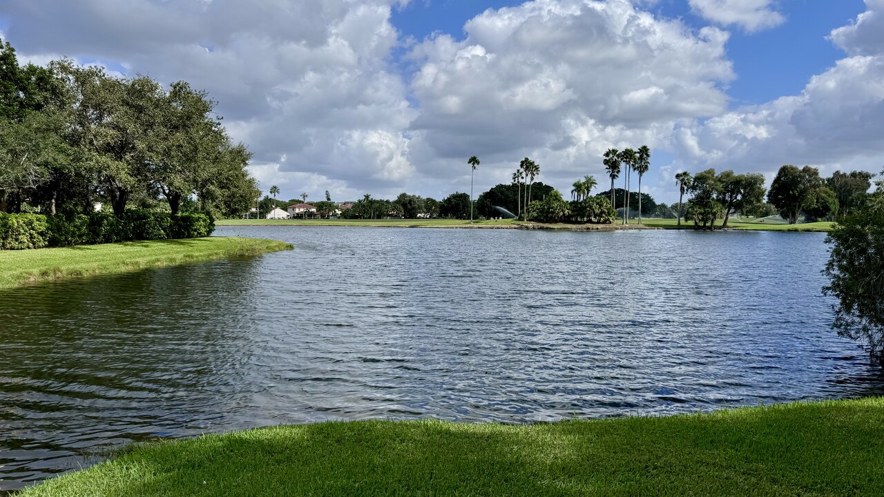 16401 Golf Club Rd, Unit 101 in Weston, FL - Building Photo