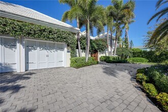 4117 Belair Ln in Naples, FL - Building Photo - Building Photo