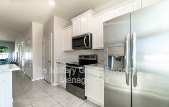 425 Running Wds St in Orange Park, FL - Building Photo - Building Photo