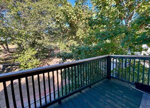 49 Beech Glen St, Unit 3 in Boston, MA - Foto de edificio - Building Photo