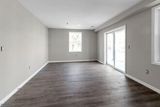 862 E Jersey St, Unit 5 in Elizabeth, NJ - Building Photo - Building Photo