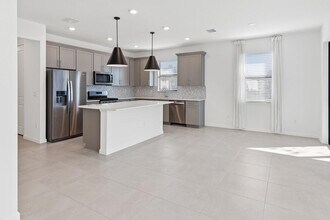 758 SE Courances Dr in Port St. Lucie, FL - Building Photo - Building Photo