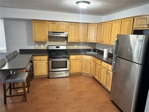 167 Beach 95th St in Far Rockaway, NY - Building Photo - Building Photo
