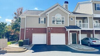 5103 Woodland Ln in Alpharetta, GA - Building Photo