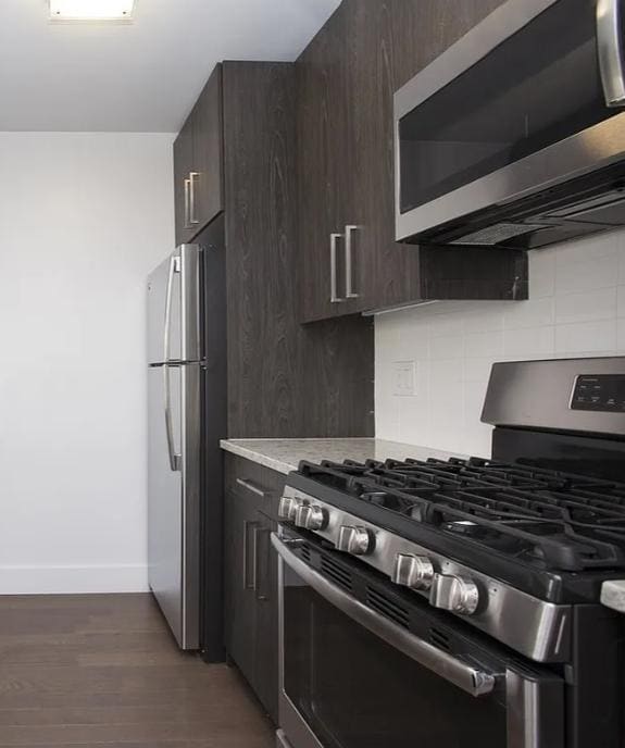 99 Battery Pl, Unit 204 in New York, NY - Foto de edificio - Building Photo