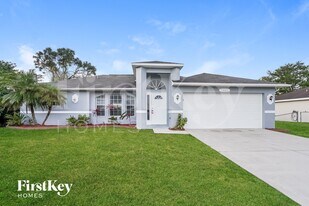 5003 Barth St in Lehigh Acres, FL - Building Photo