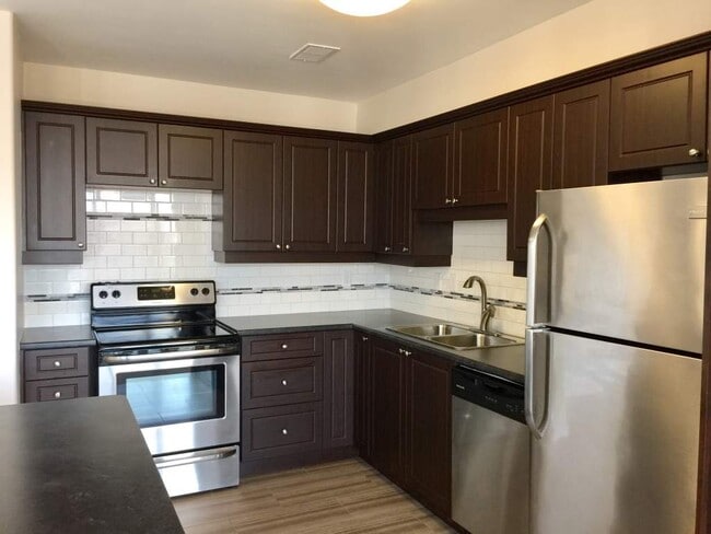 Bay 100 Apartments