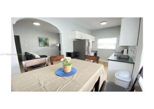 843-845 NW 3rd St in Miami, FL - Building Photo - Building Photo