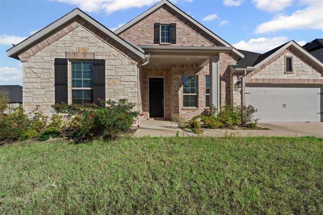 1770 English Wy in Waxahachie, TX - Building Photo