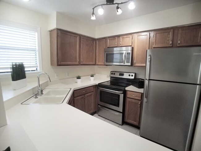 property at 3014 Antique Oaks Cir