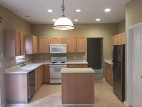 524 S Orchard Farms Ave in Simpsonville, SC - Foto de edificio - Building Photo