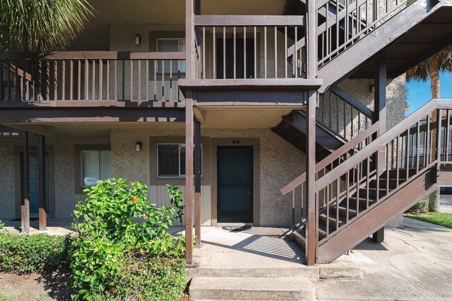 6312 Newtown Cir in Tampa, FL - Building Photo - Building Photo