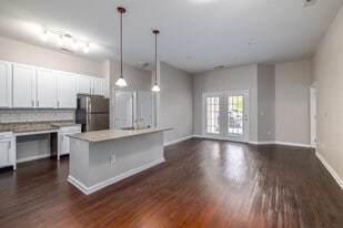 Park at Drexel in Charlotte, NC - Building Photo