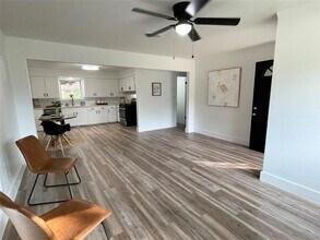 1107 Dover Cir in Alvin, TX - Building Photo - Building Photo