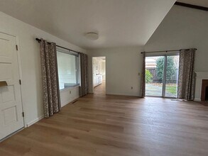 22 Meadowgreen Cir in Santa Rosa, CA - Building Photo - Building Photo