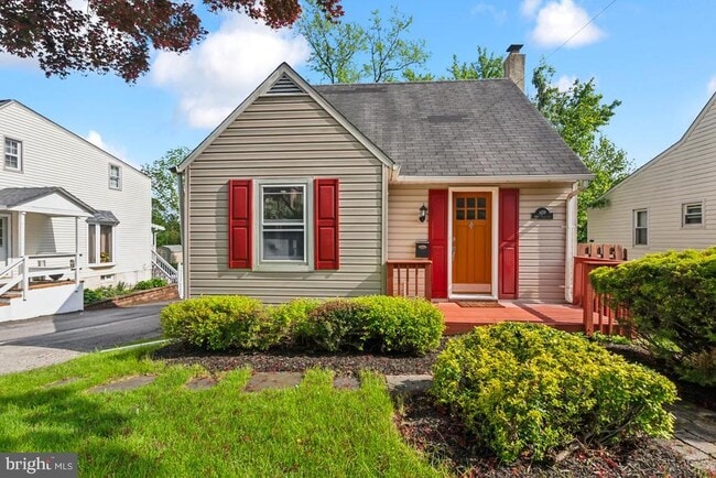 909 Old Lancaster Rd
