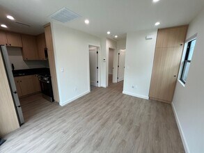 1061 Turquoise St in San Diego, CA - Building Photo - Building Photo