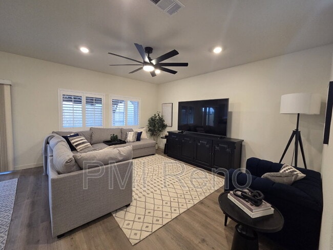 7754 Wandering Wy in Reno, NV - Building Photo - Building Photo