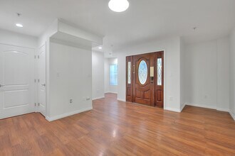 3105 Walton Ave, Unit A in Los Angeles, CA - Building Photo - Building Photo