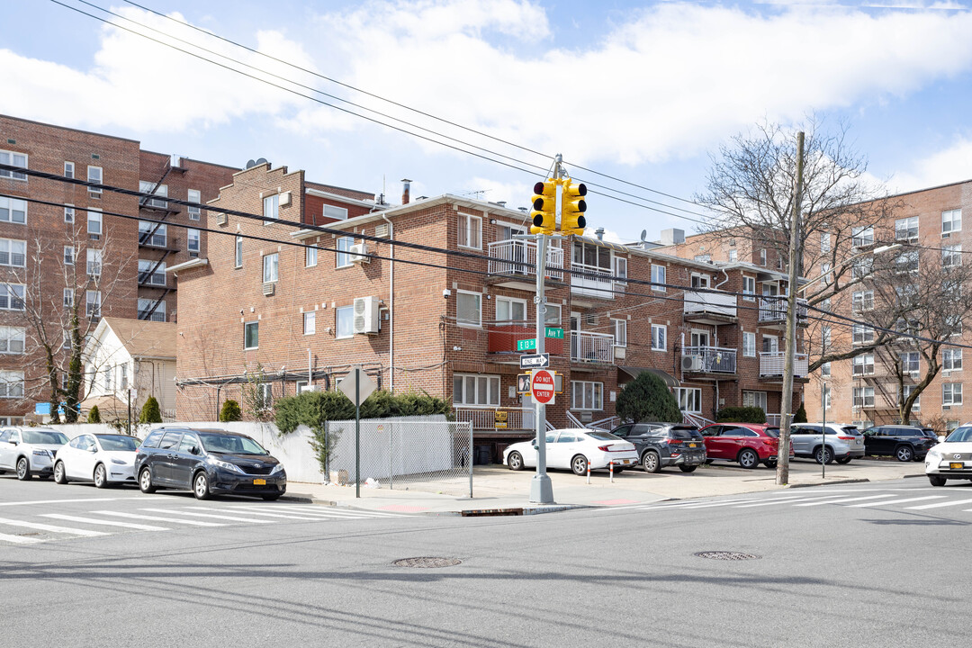 1250 Avenue Y in Brooklyn, NY - Building Photo