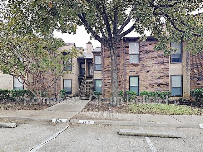 property at 2105 Calico Ln