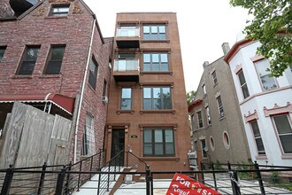 901 Greene Ave in Brooklyn, NY - Foto de edificio - Building Photo