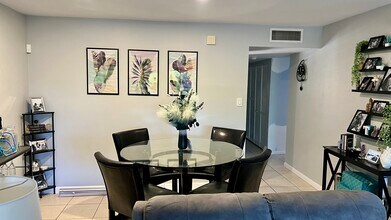 140 S Cypress Rd, Unit 123 in Pompano Beach, FL - Building Photo - Building Photo