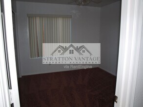 15007 W Evening Star Trail in Surprise, AZ - Foto de edificio - Building Photo