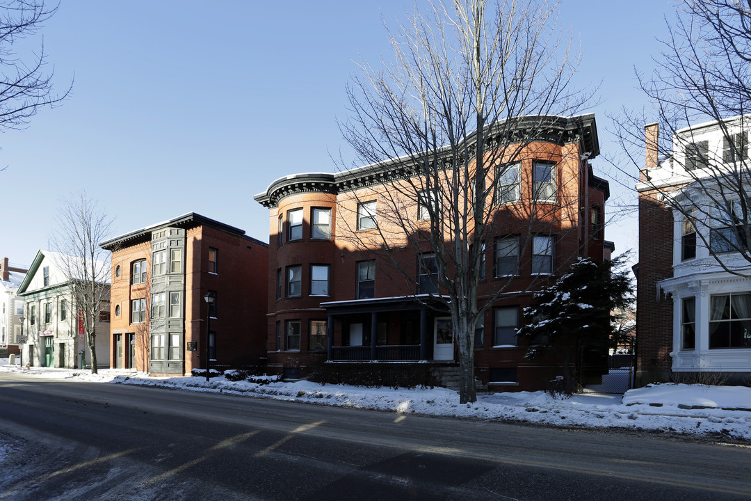 Carleton Court in Portland, ME - Foto de edificio