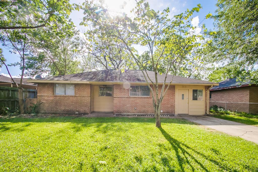 743 Knob Hollow St in Channelview, TX - Building Photo