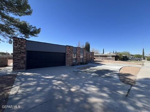 17001 Darrington Rd in Horizon City, TX - Building Photo - Building Photo