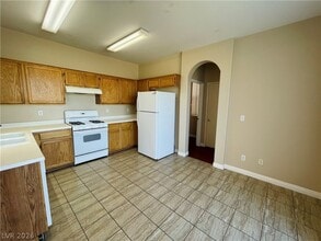 2636 Living Rock Ave in Las Vegas, NV - Building Photo - Building Photo