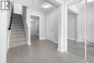 142 Anthracite Private in Ottawa, ON - Building Photo - Building Photo